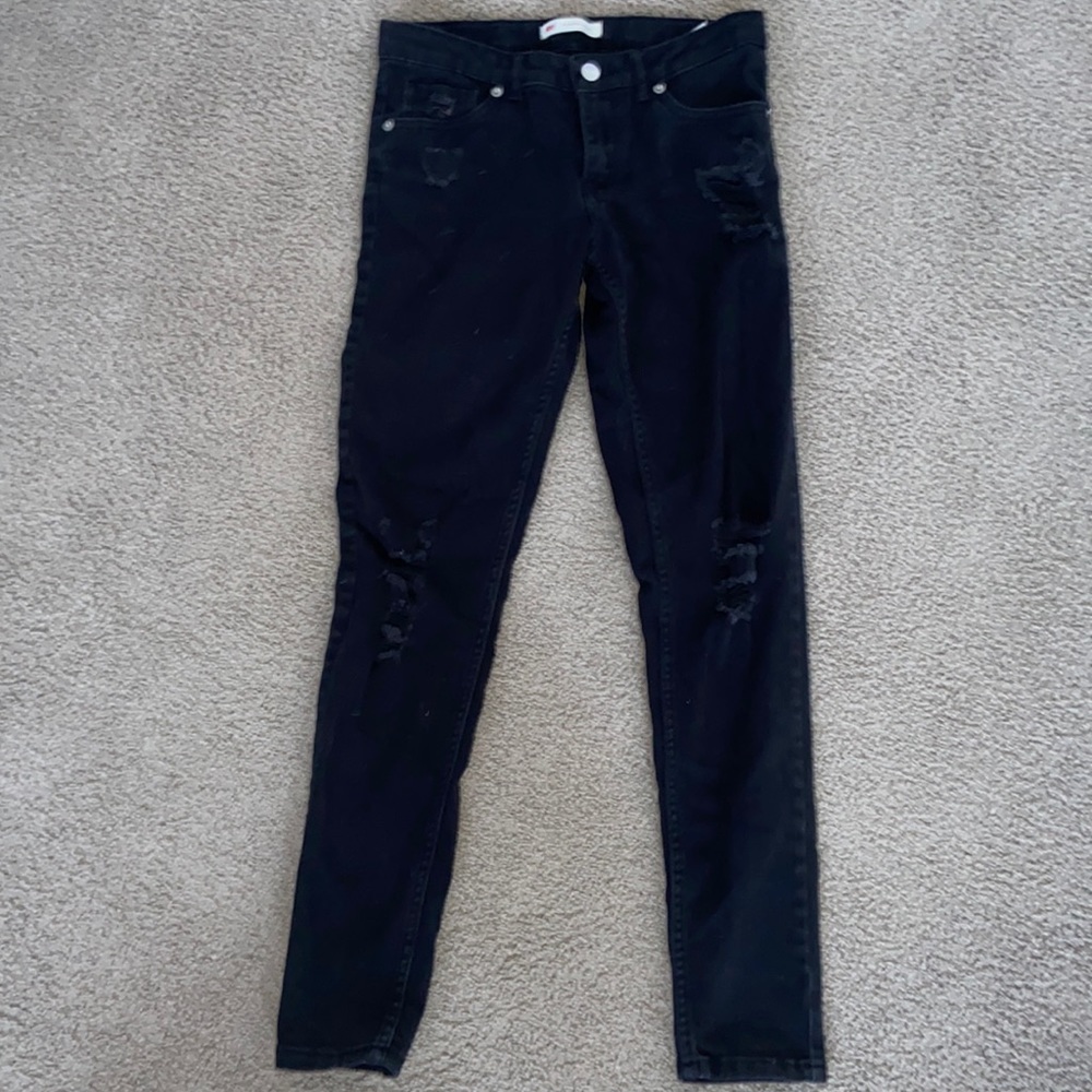 Women’s Black Levi Jeans